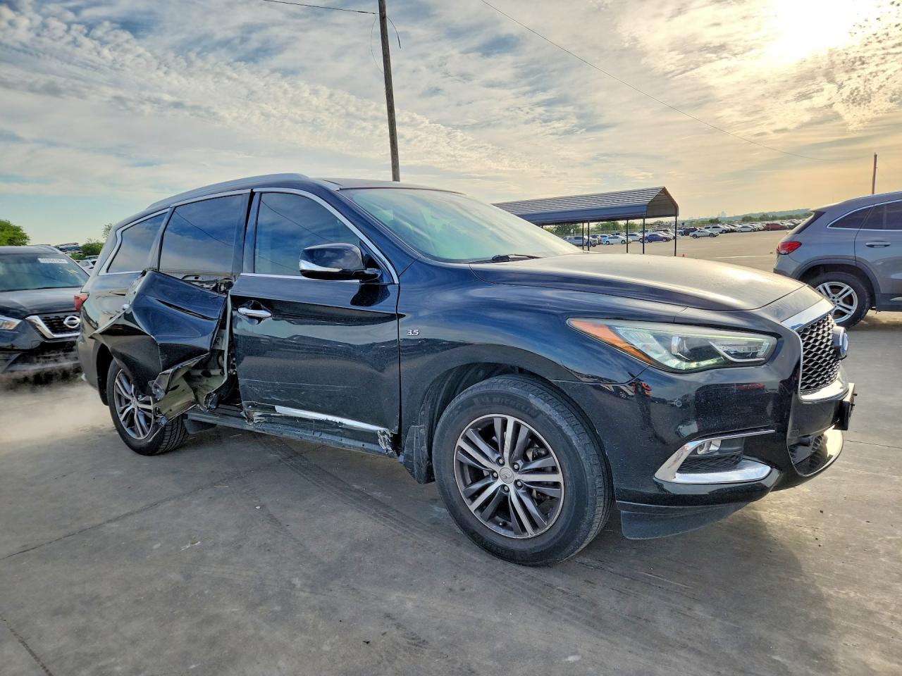 INFINITI Qx Luxe