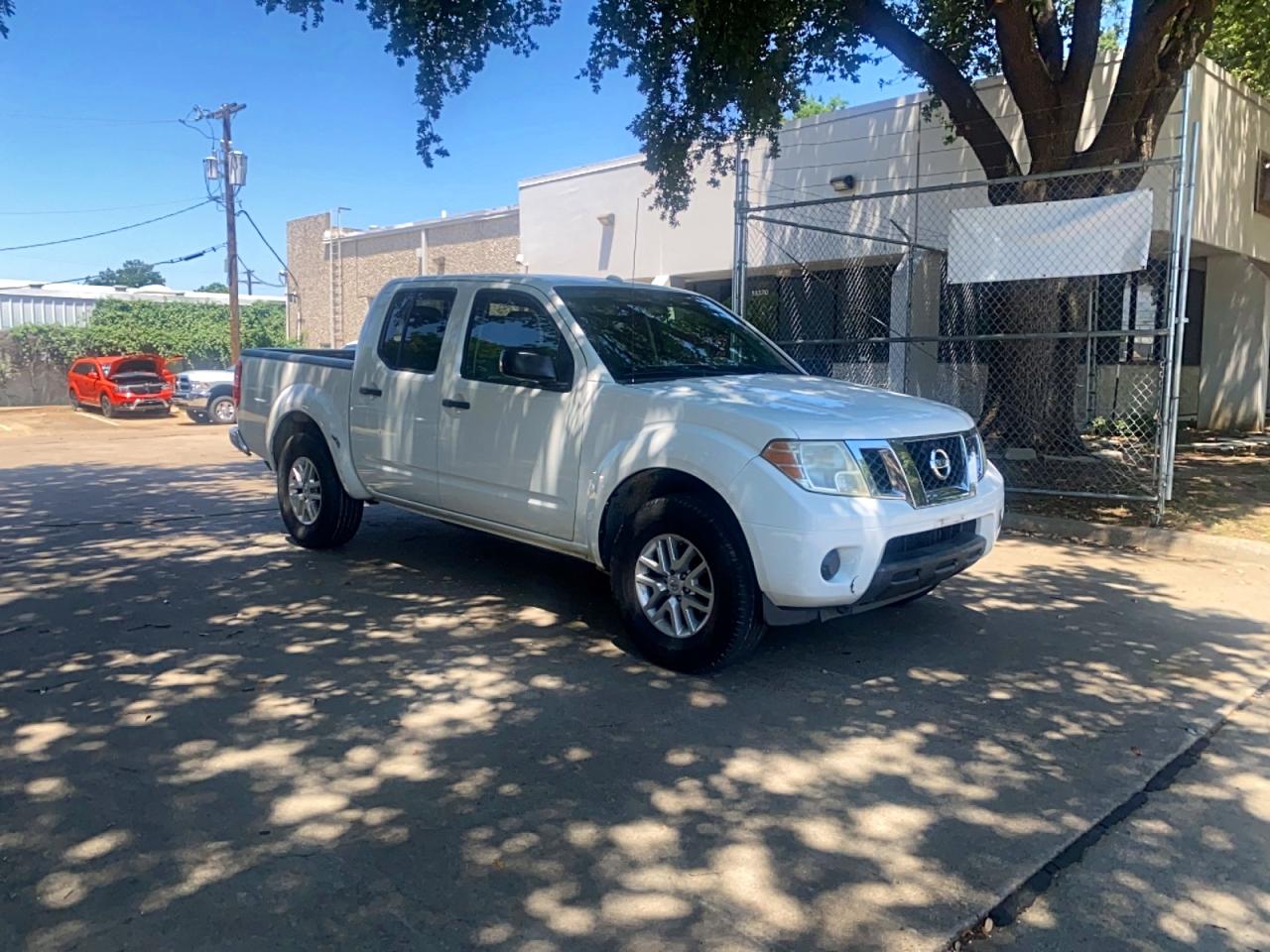 Salvage Nissan Frontier Image