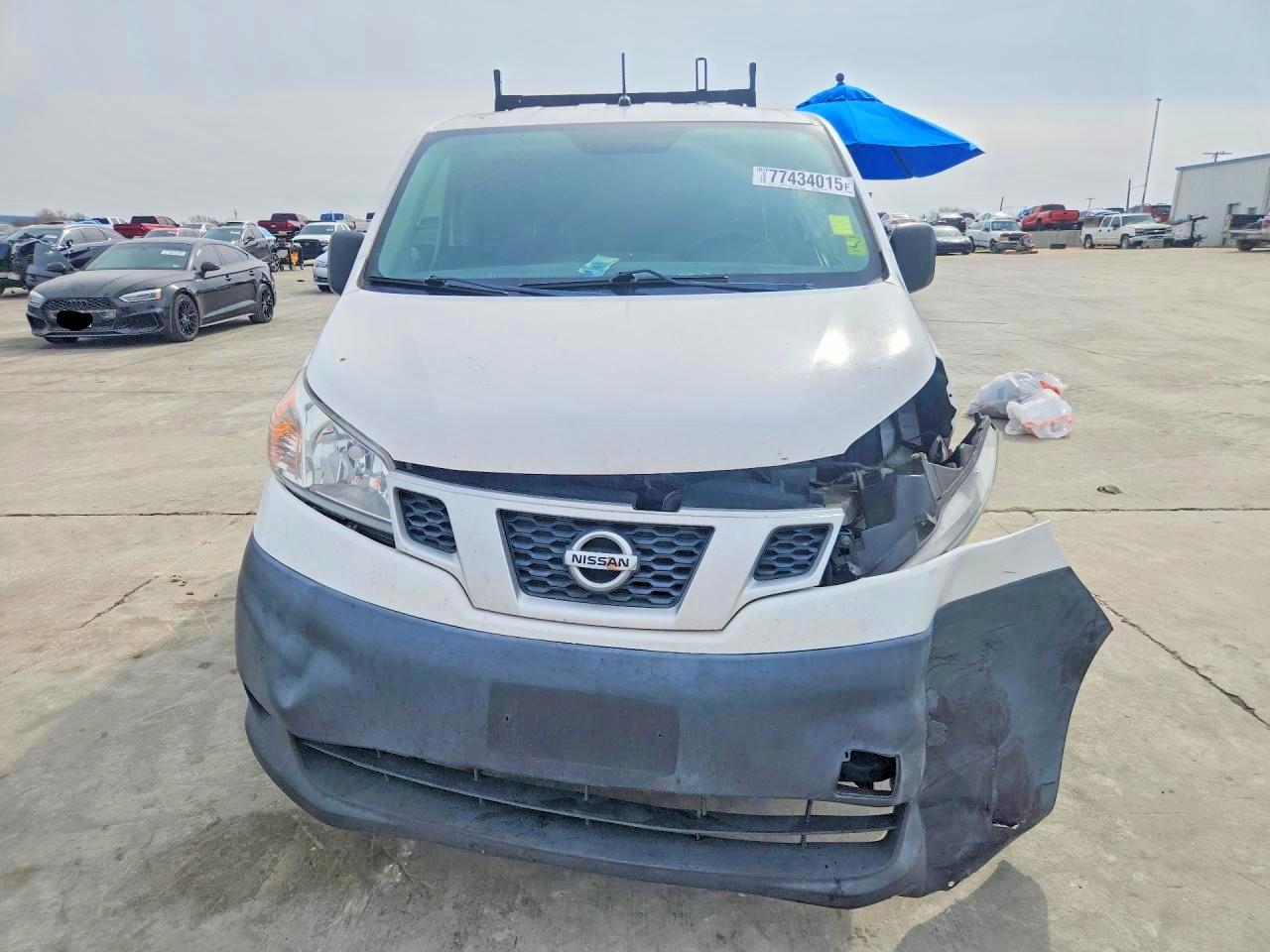 Nissan Nv
