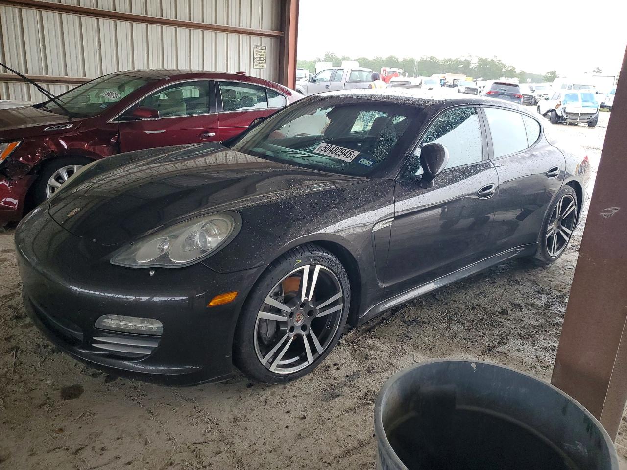 Salvage Porsche Panamera Image
