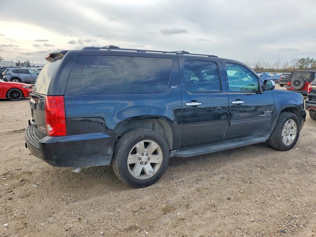 GMC Yukon C1500 Slt