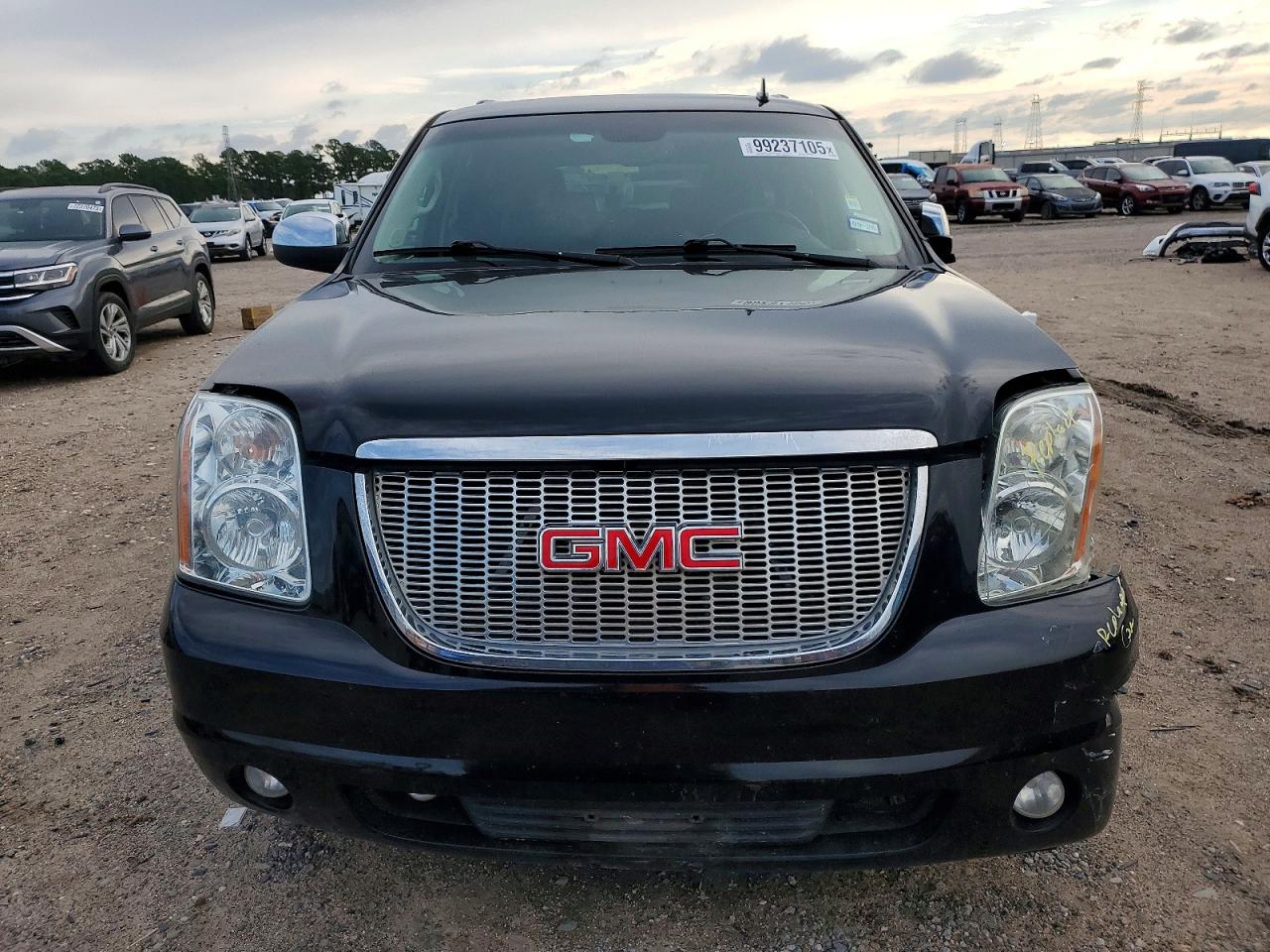 GMC Yukon C1500 Slt