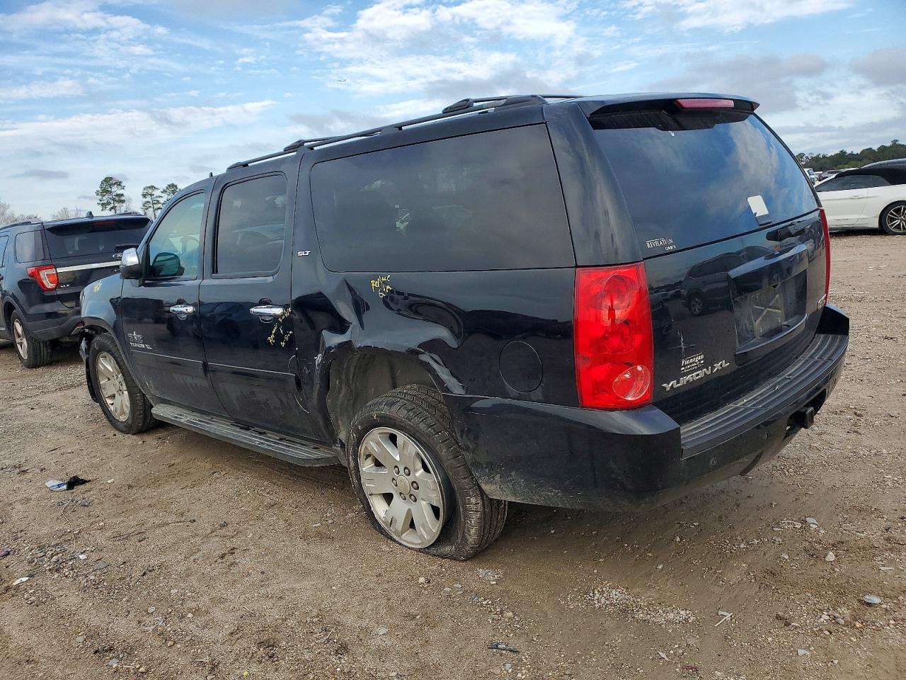 GMC Yukon C1500 Slt