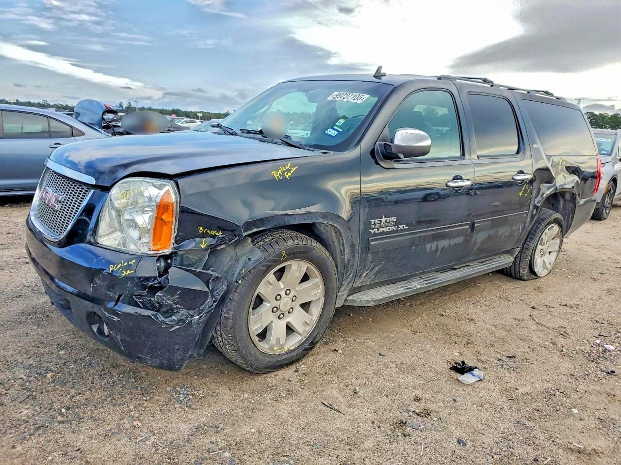 Salvage GMC Yukon Image