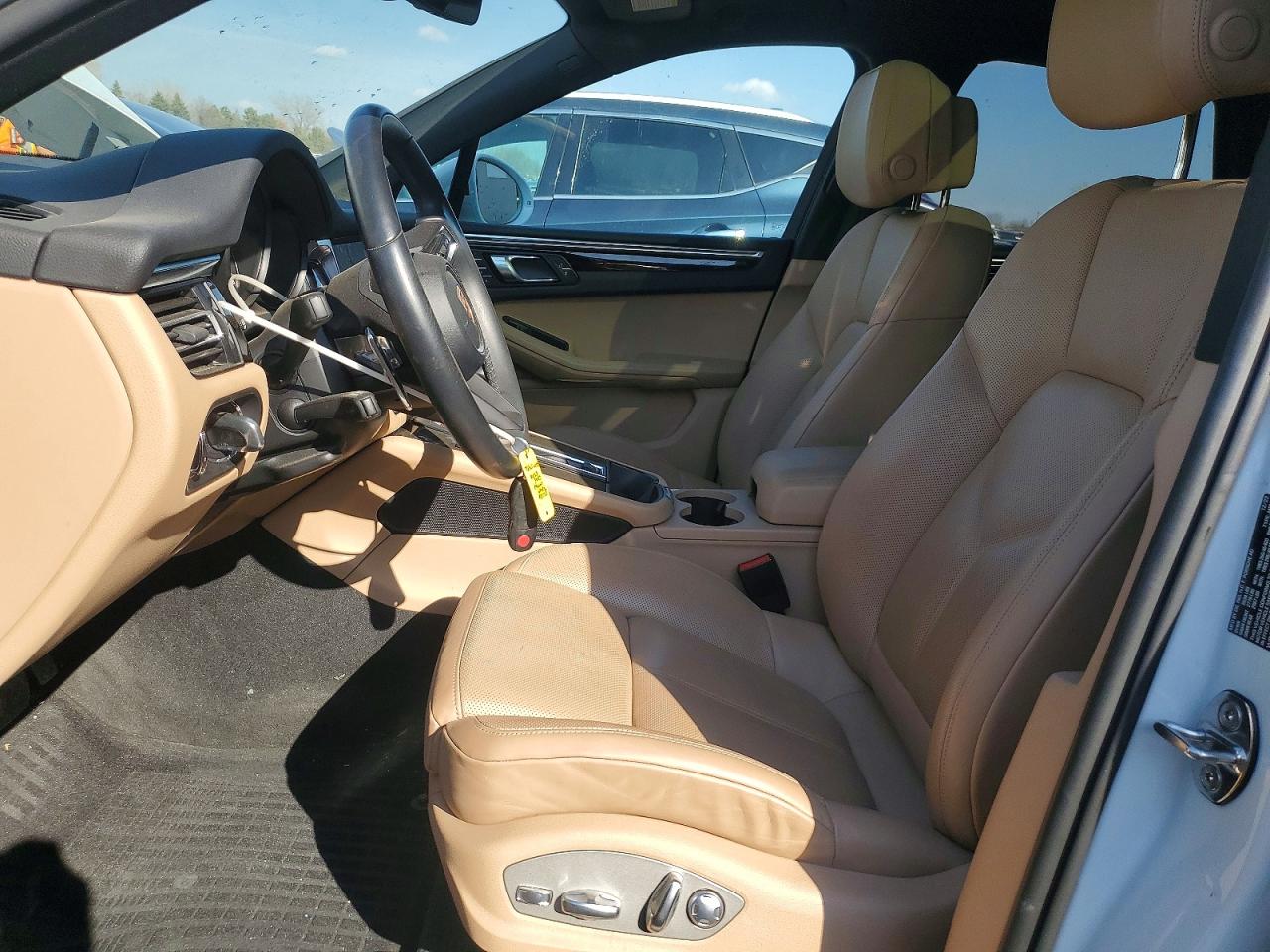 Porsche Macan Base