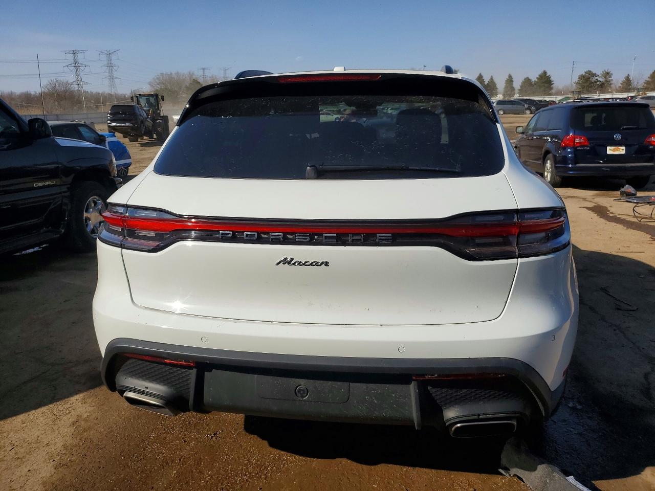 Porsche Macan Base