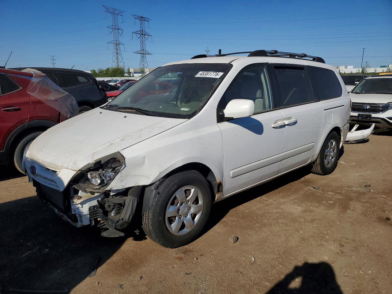 Salvage Kia Sedona Image