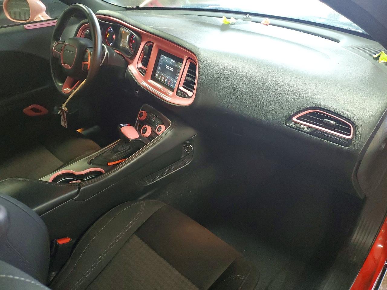 Dodge Challenger Sxt
