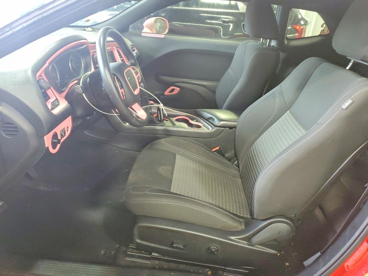 Dodge Challenger Sxt