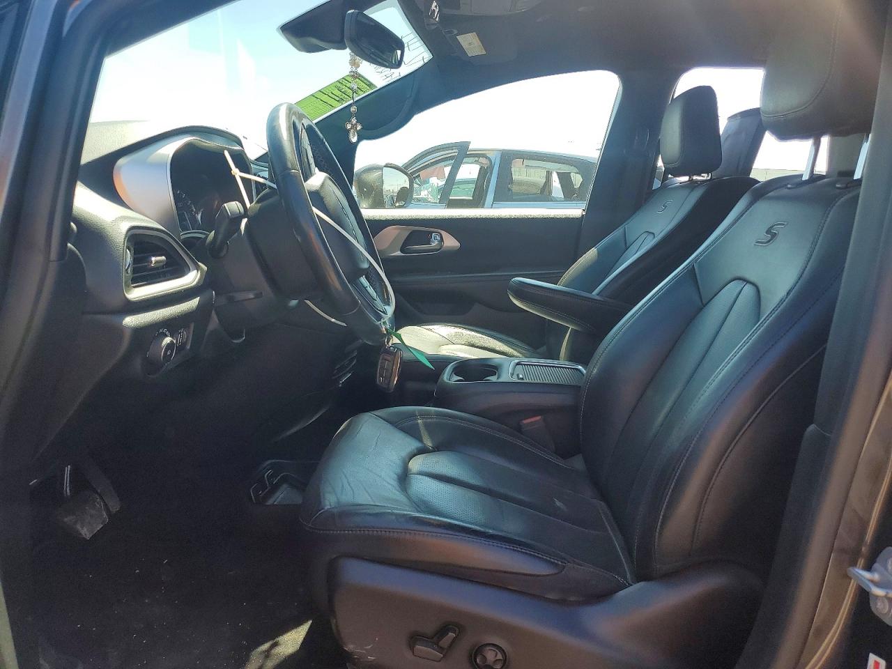 Chrysler Pacifica Touring L Plus