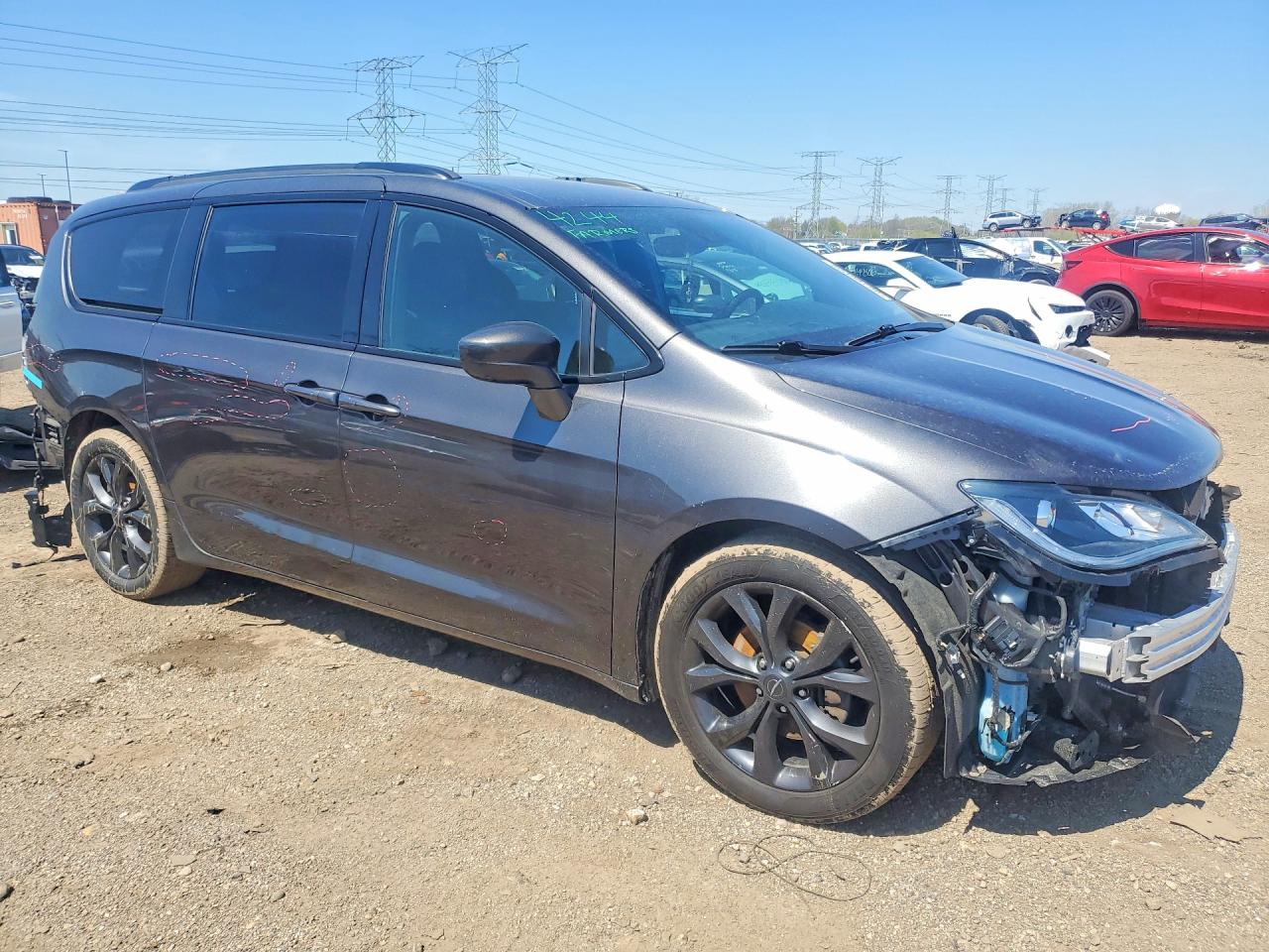 Chrysler Pacifica Touring L Plus