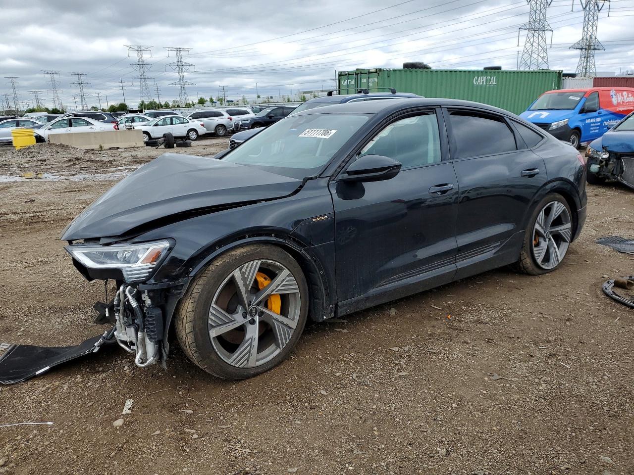 Salvage Audi e-tron Image