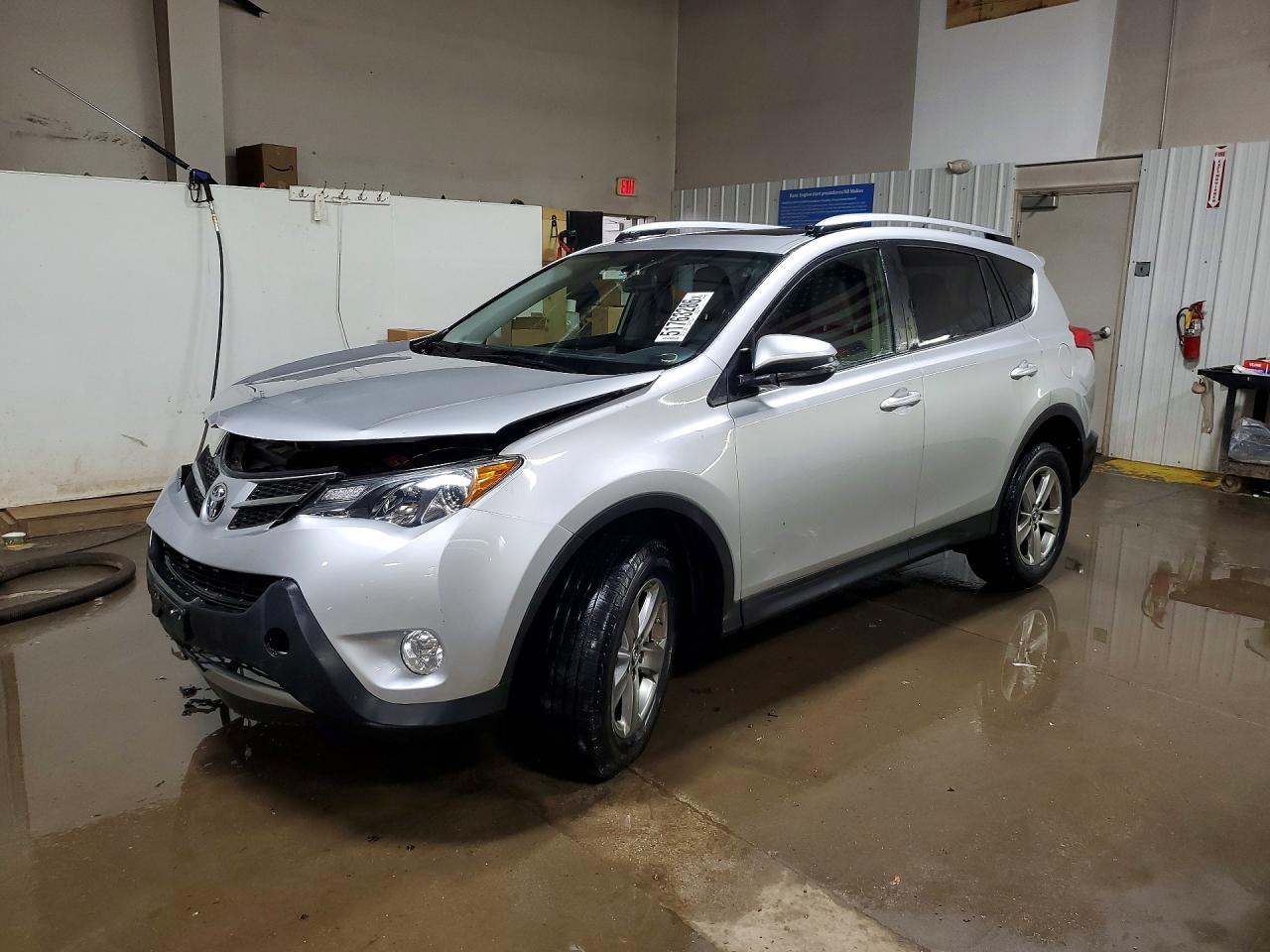 Salvage Toyota RAV4 Image