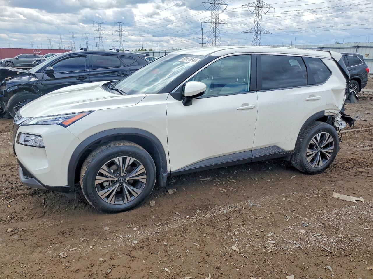 Salvage Nissan Rogue Image