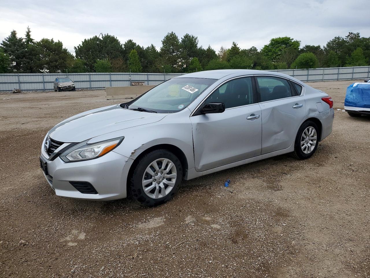 Salvage Nissan Altima Image
