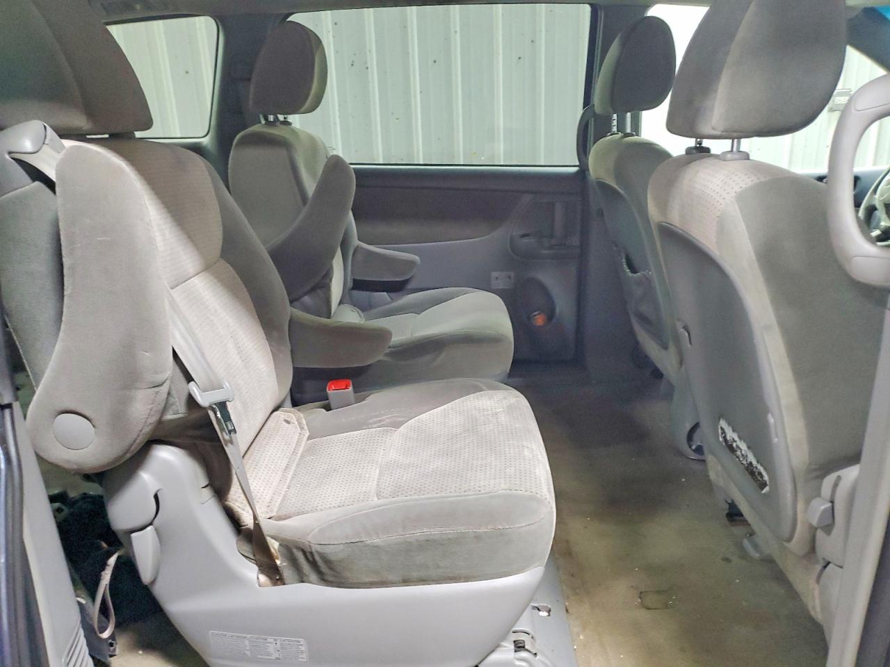 Toyota Sienna Le 7-passenger