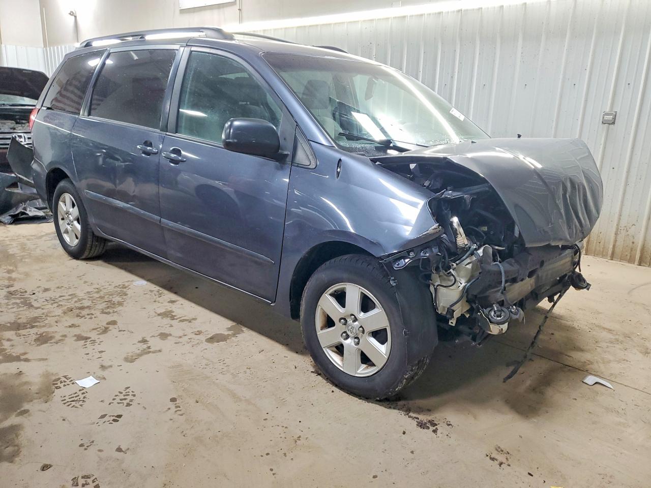 Toyota Sienna Le 7-passenger