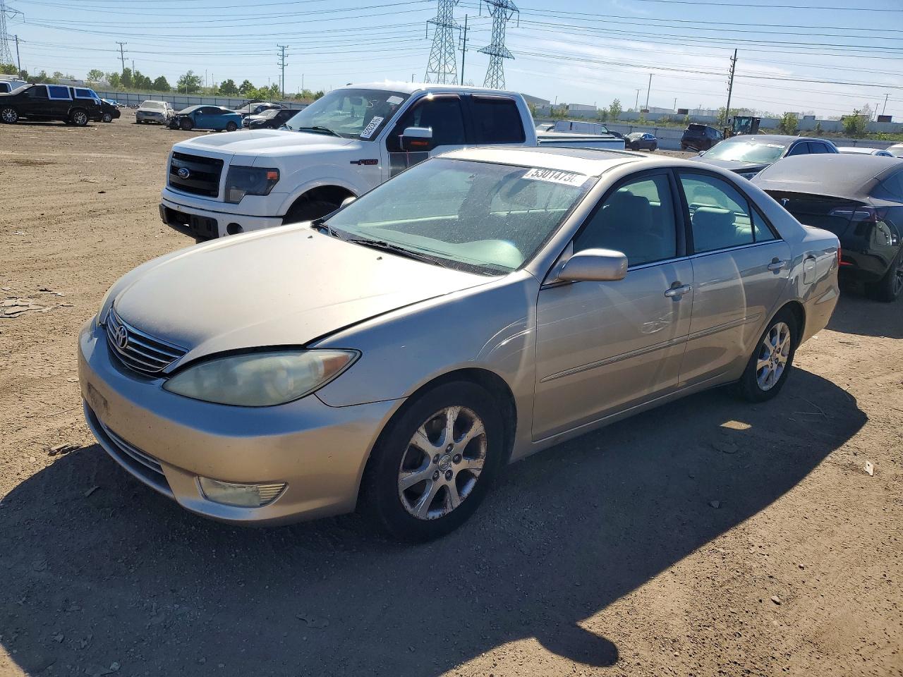 Salvage Toyota Camry Image