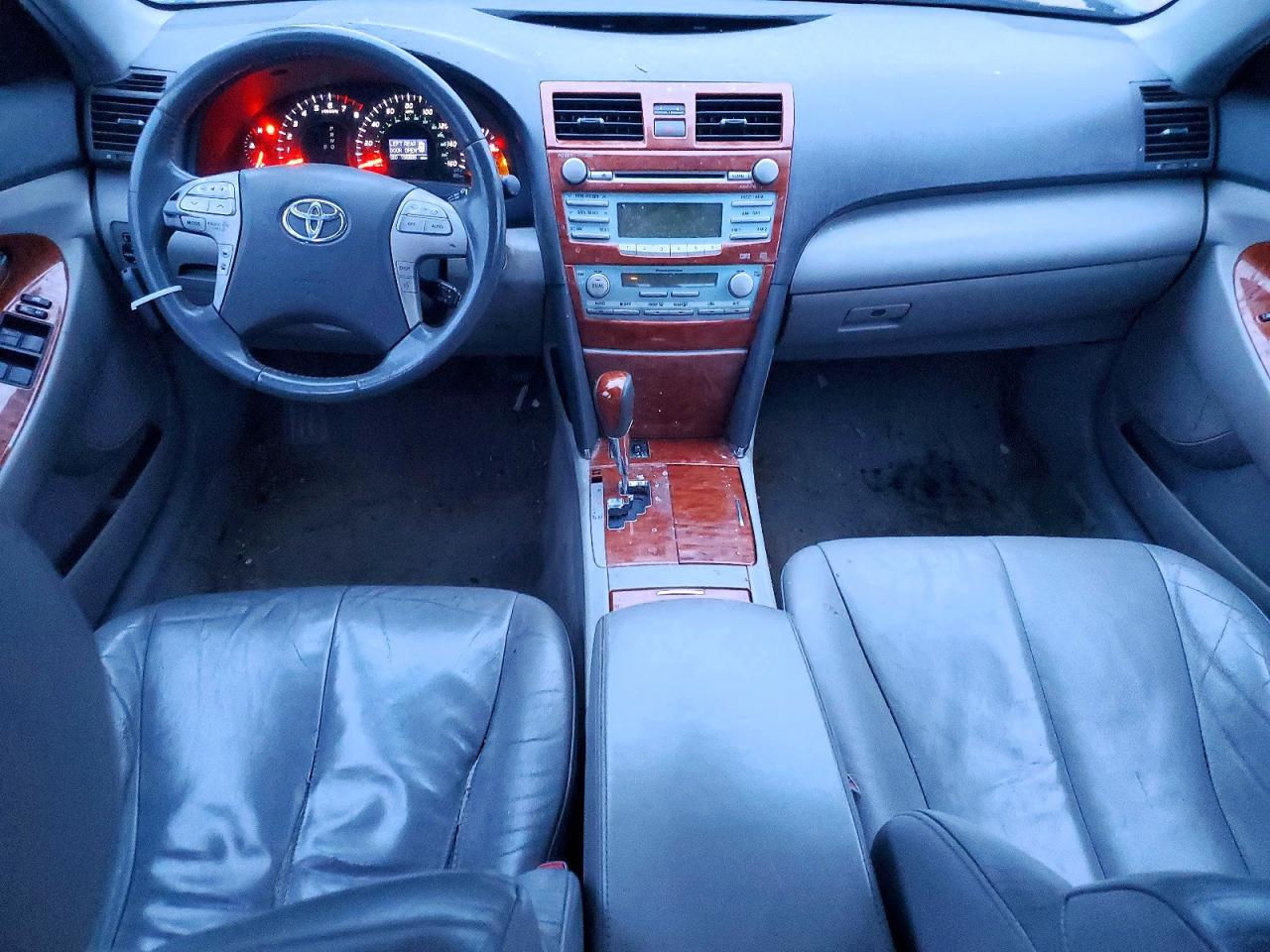 Toyota Camry Xle V6