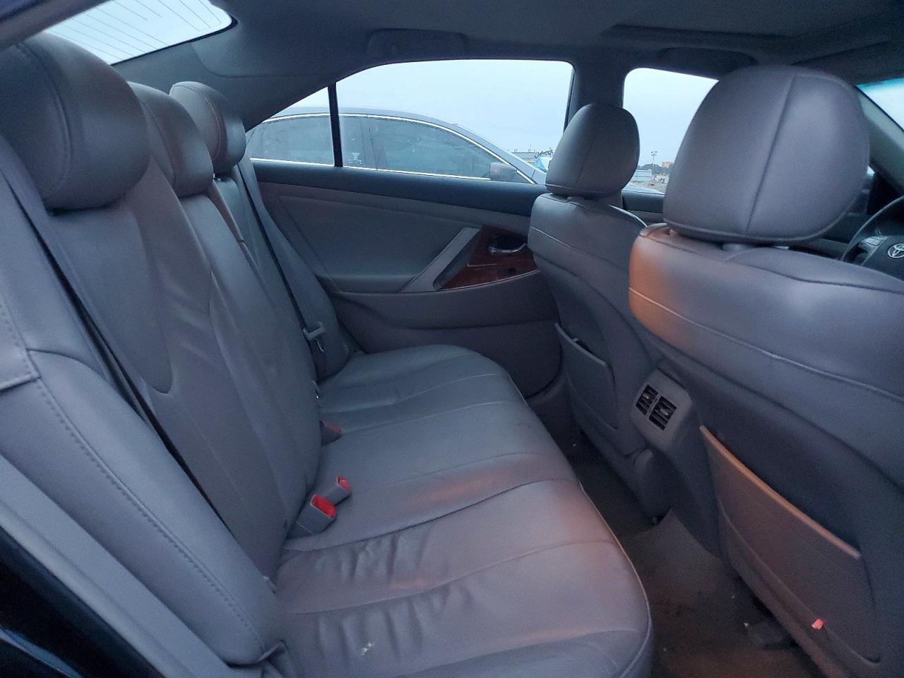 Toyota Camry Xle V6