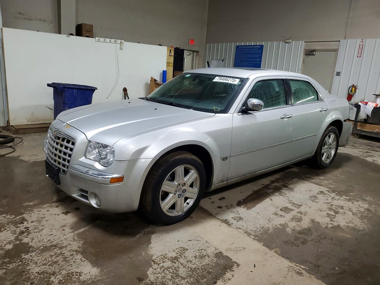 Salvage Chrysler 300 Image
