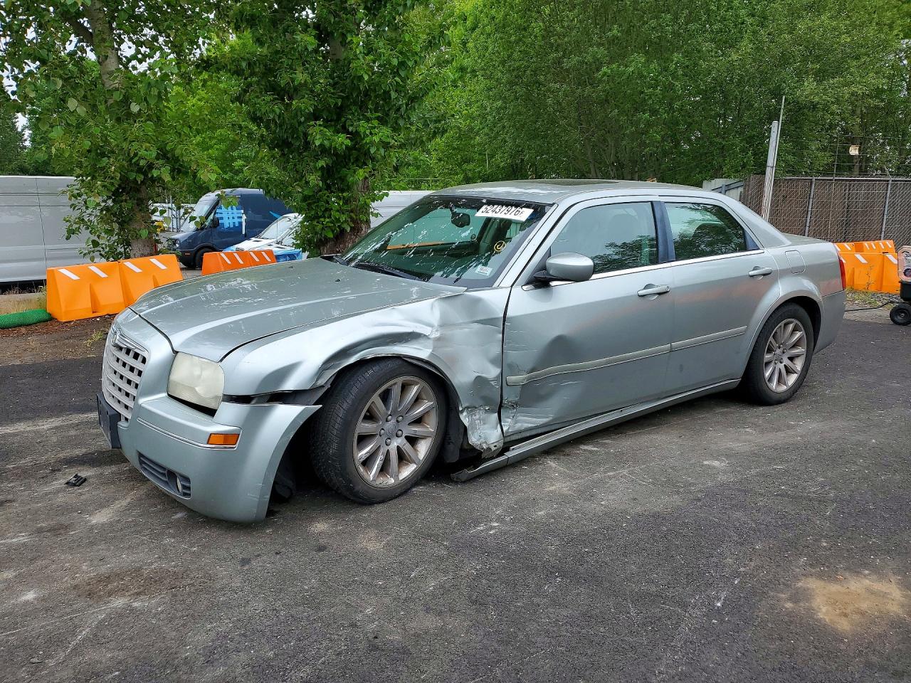 Salvage Chrysler 300 Image