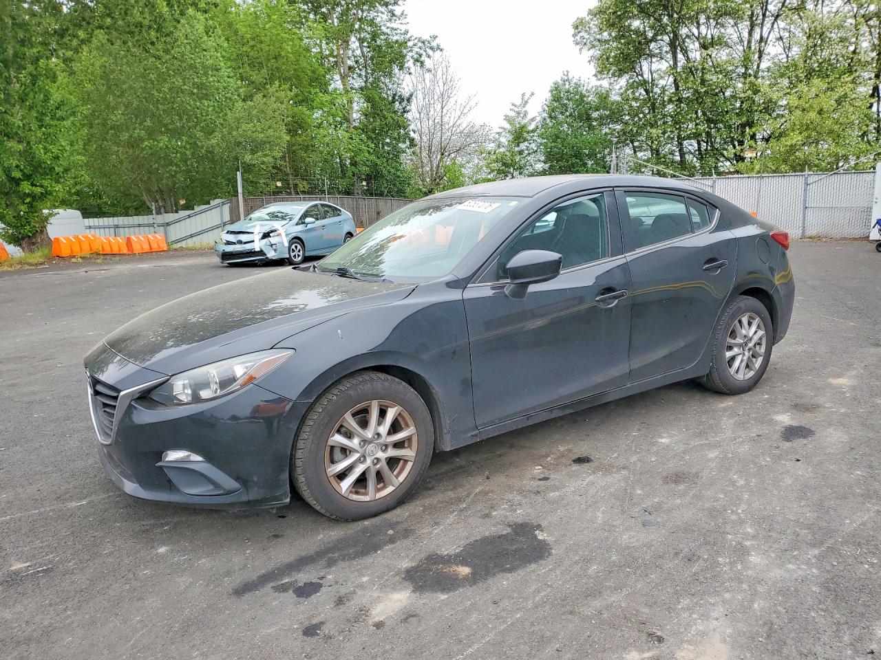 Salvage Mazda 3 Image