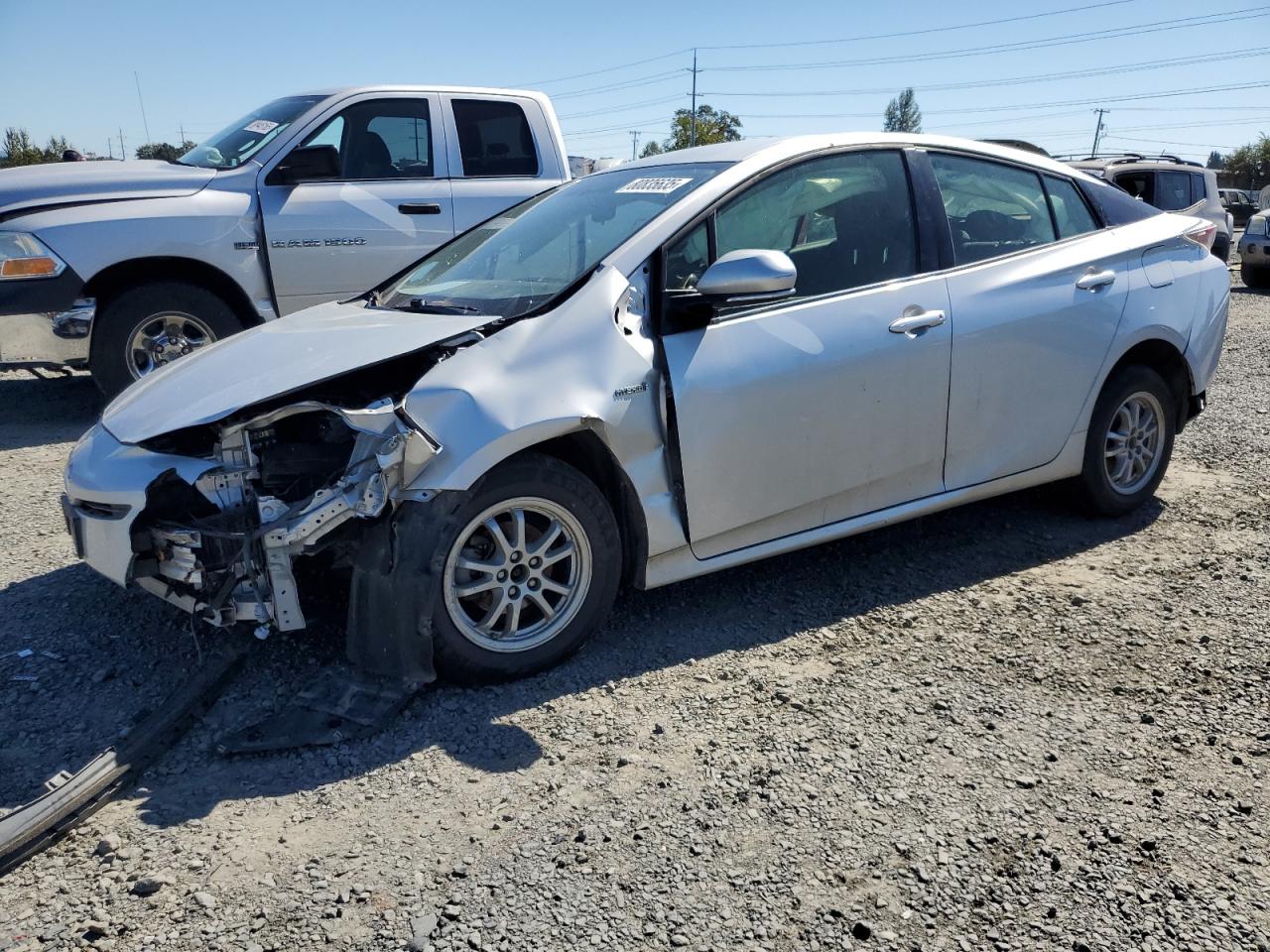 Salvage Toyota Prius Image