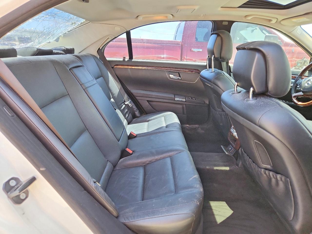 Mercedes-Benz S-Class 550
