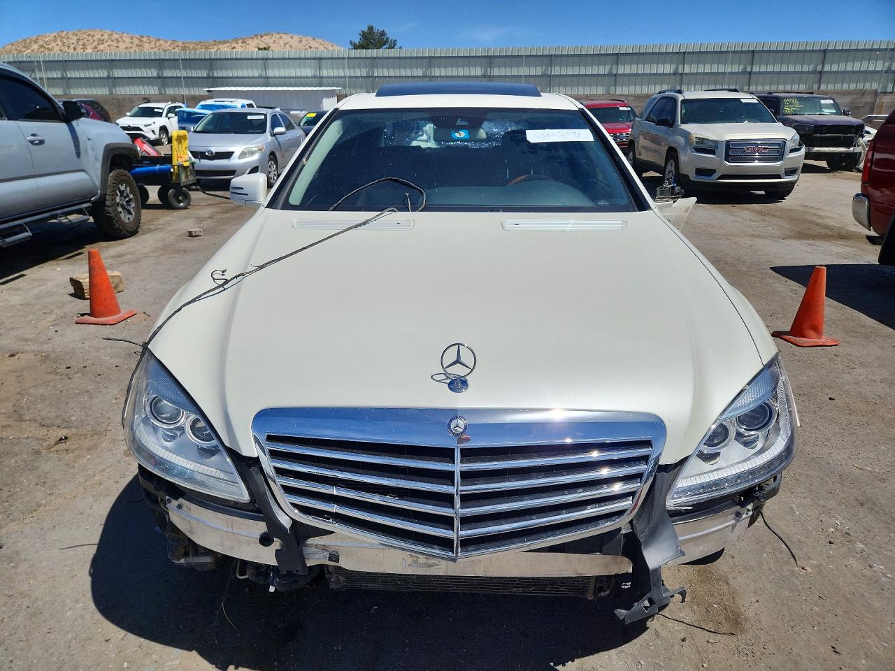 Mercedes-Benz S-Class 550