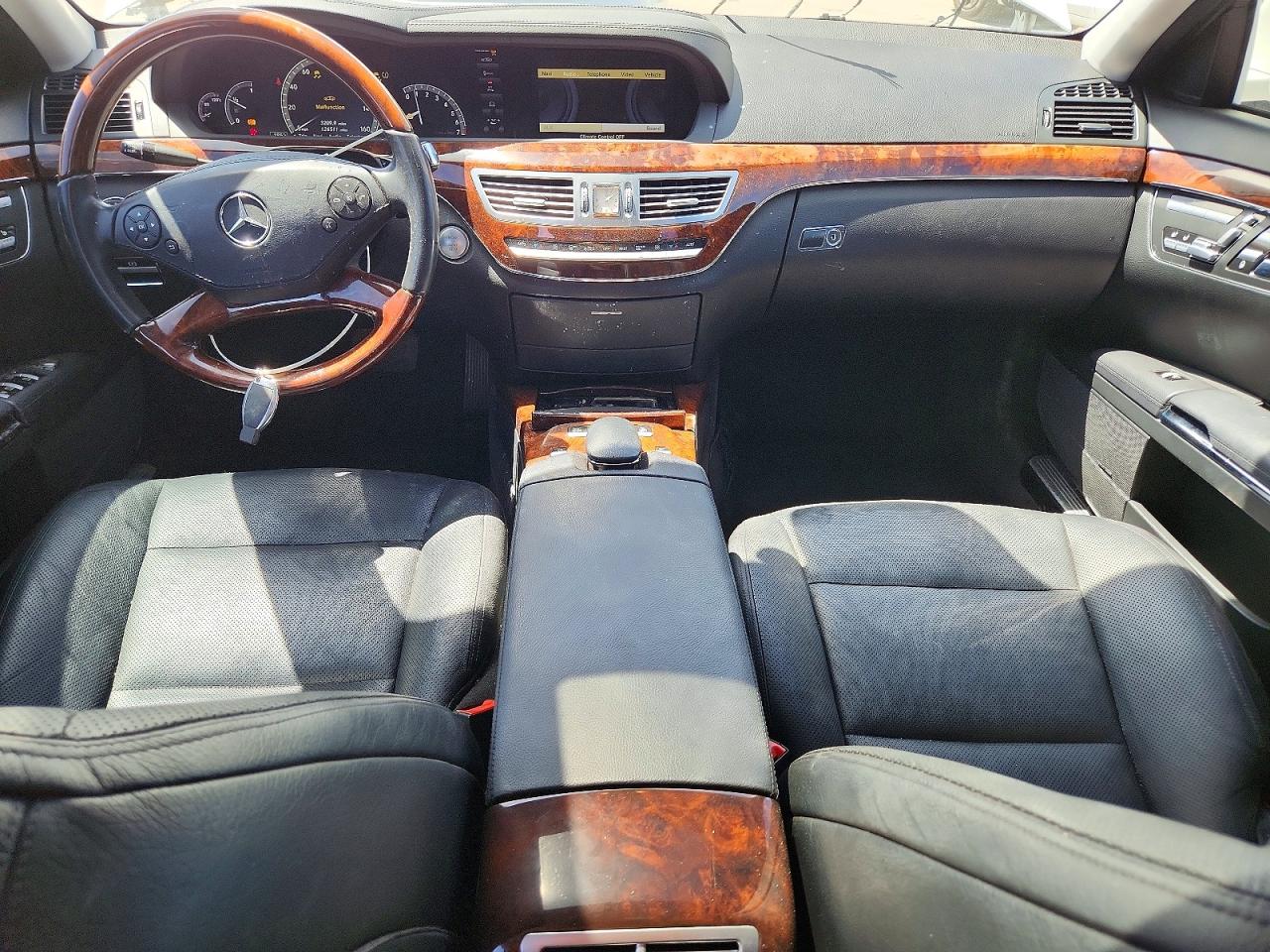 Mercedes-Benz S-Class 550