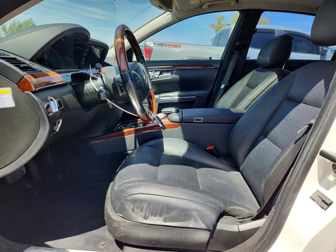 Mercedes-Benz S-Class 550