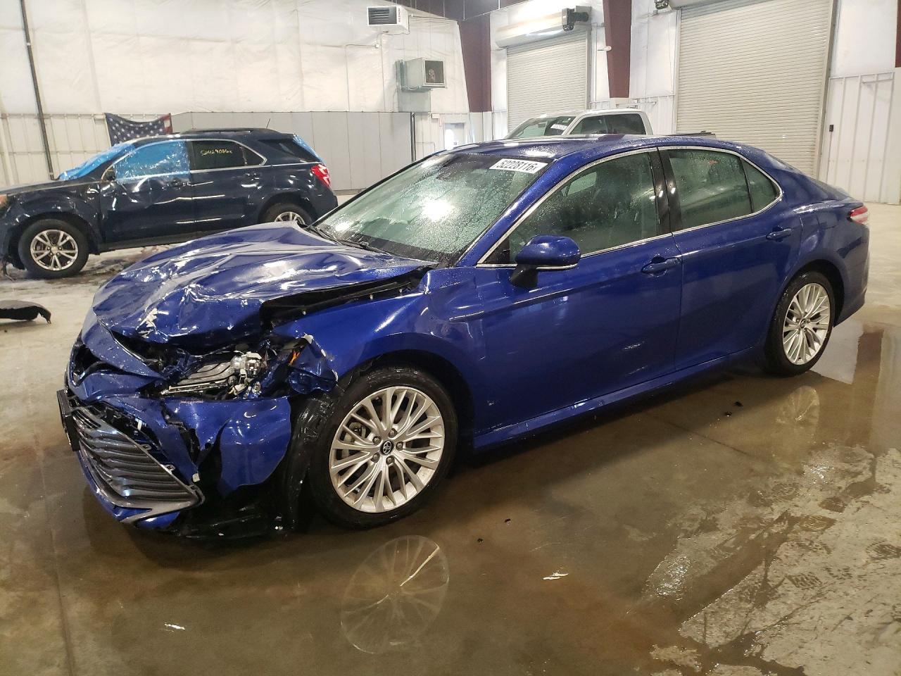 Salvage Toyota Camry Image