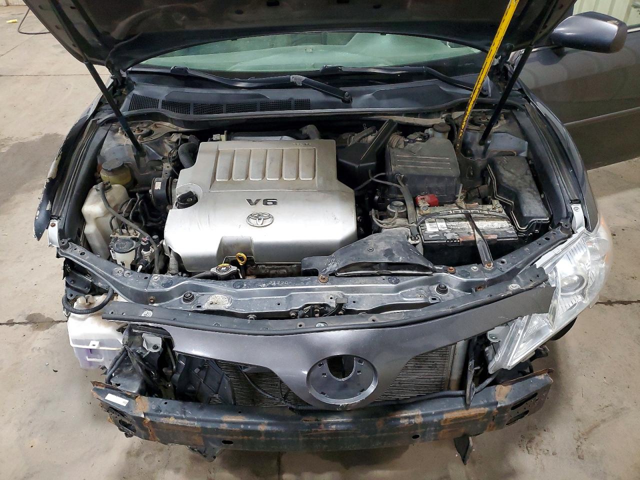 Toyota Camry Le V6