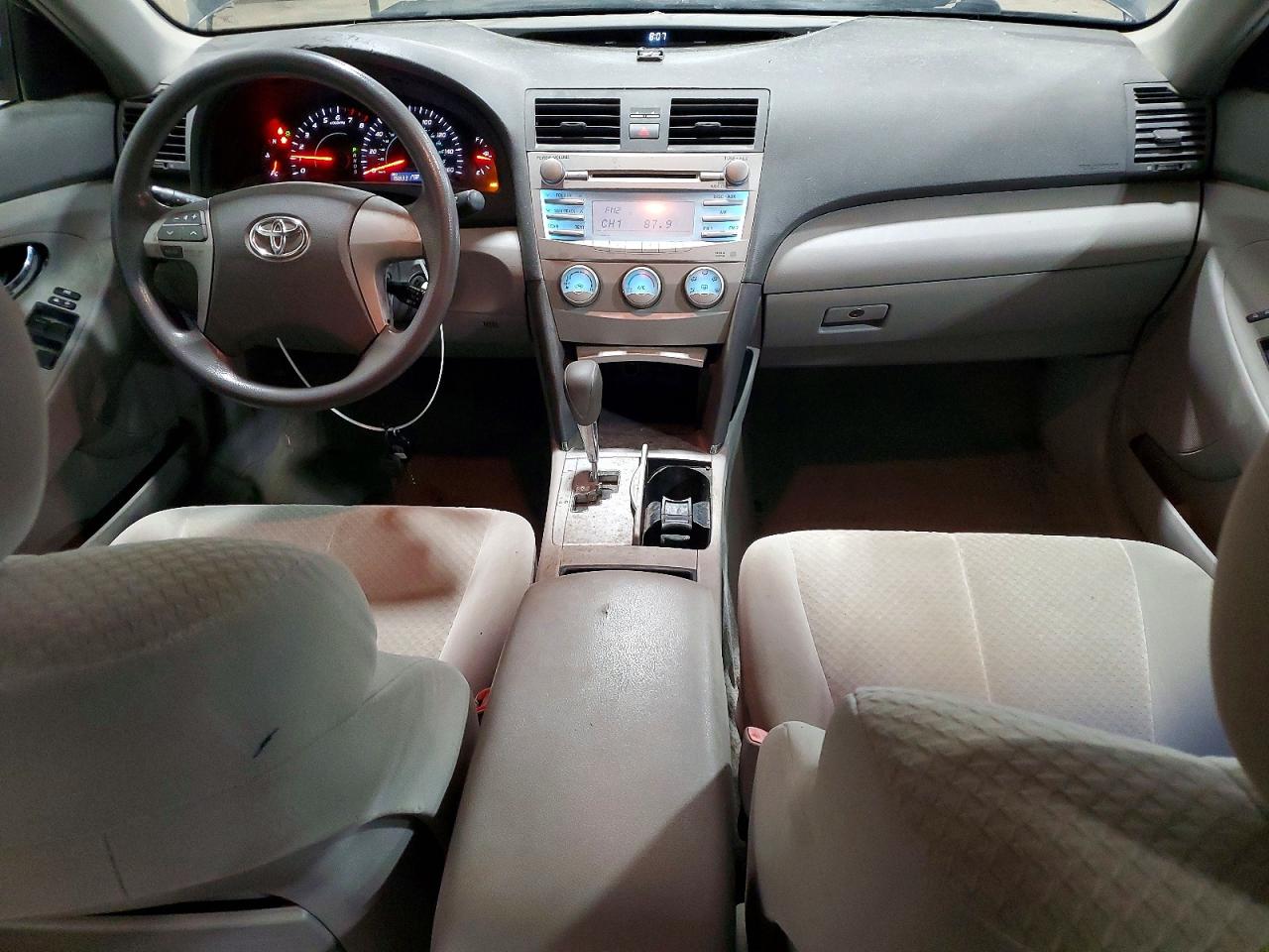 Toyota Camry Le V6