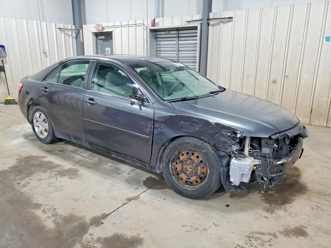 Toyota Camry Le V6