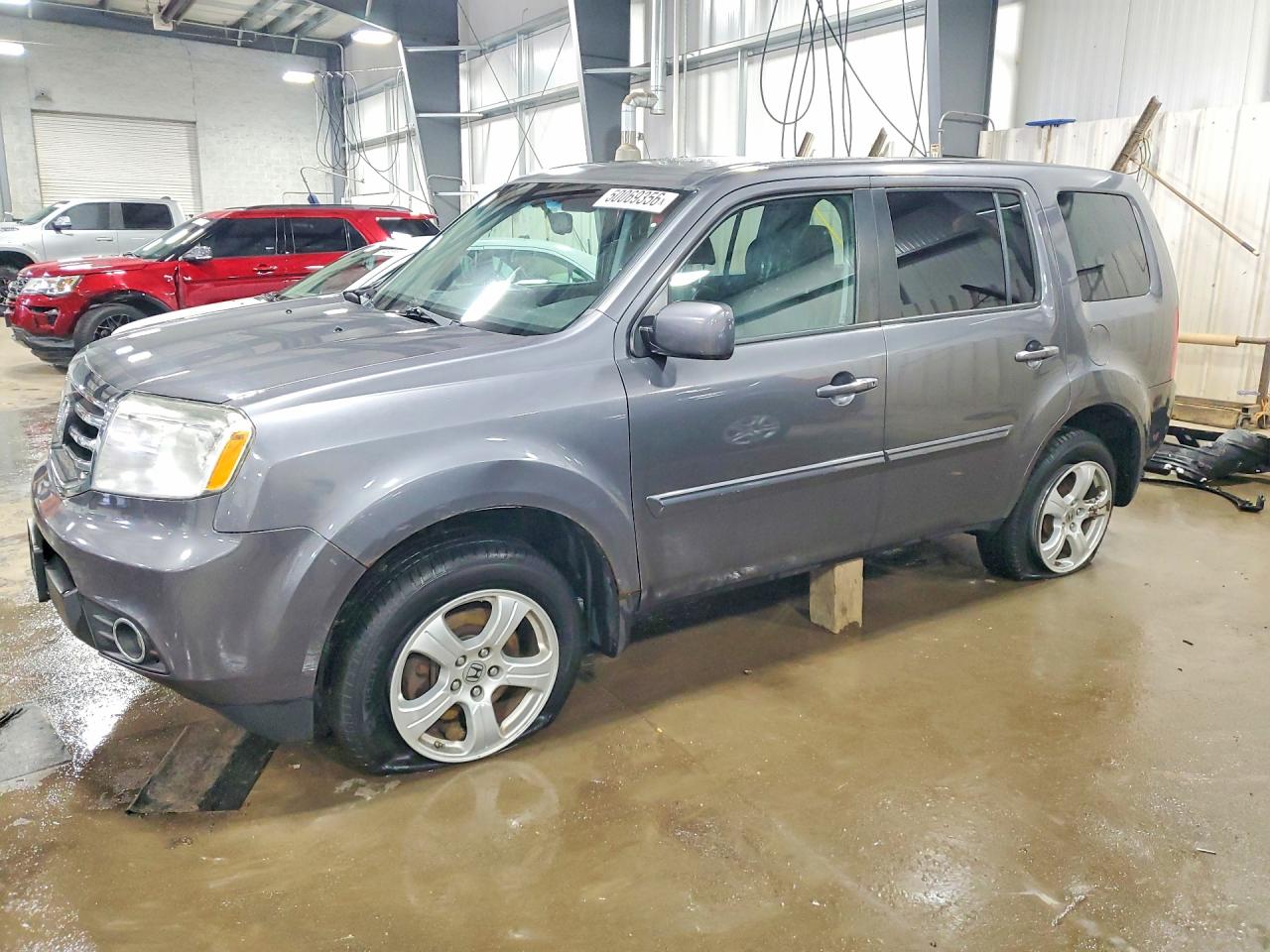 Salvage Honda Pilot Image