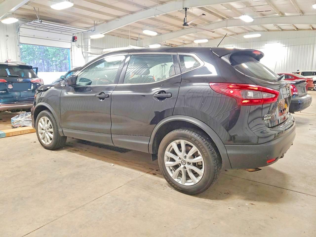 Nissan Rogue S