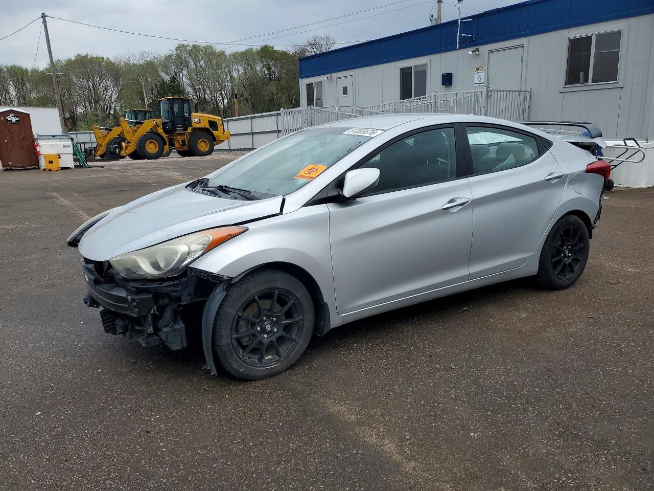 Salvage Hyundai ELANTRA Image