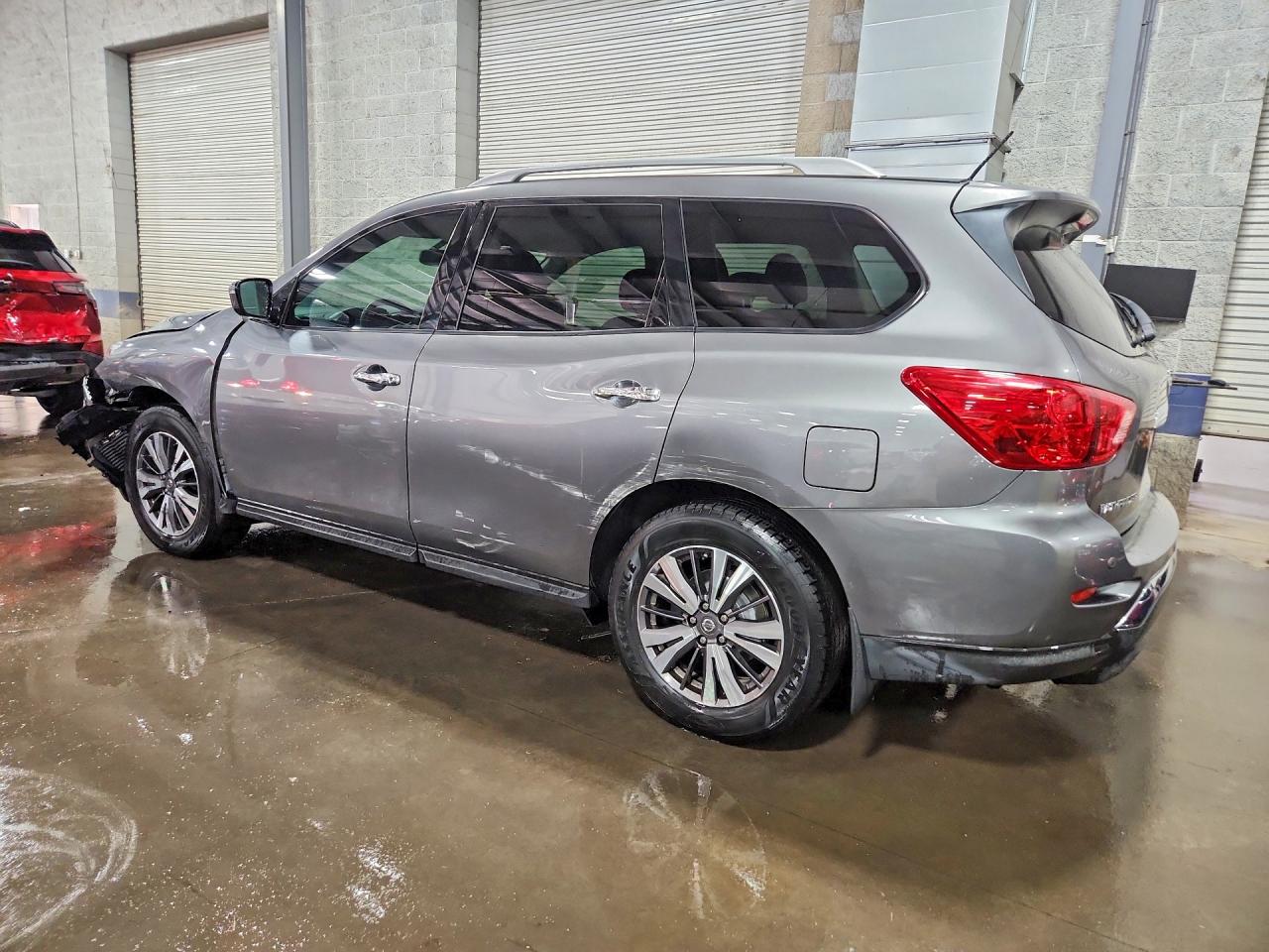 Nissan Pathfinder Sv