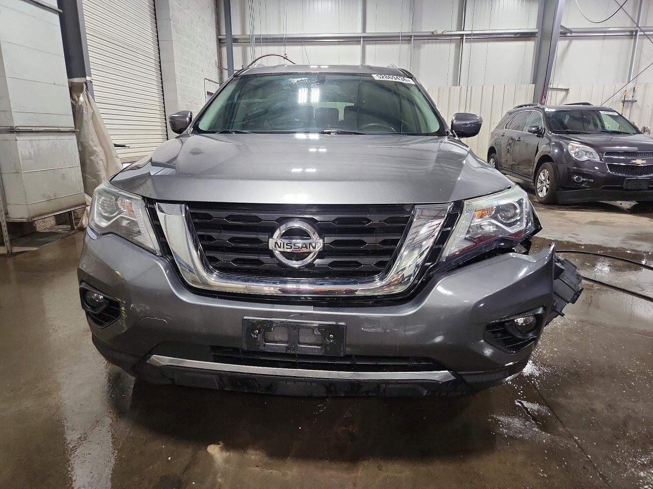 Nissan Pathfinder Sv