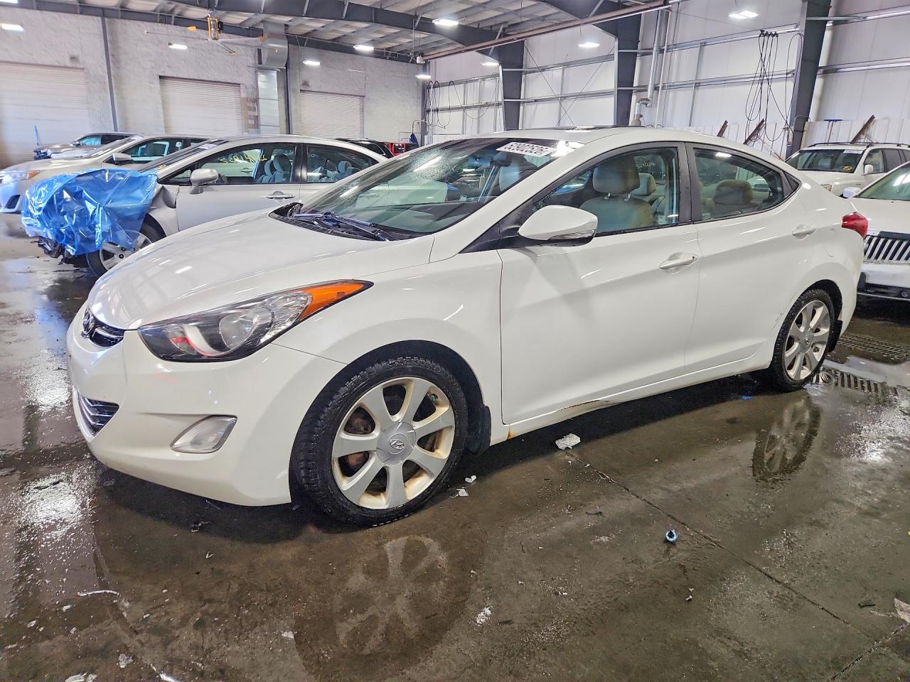 Salvage Hyundai ELANTRA Image