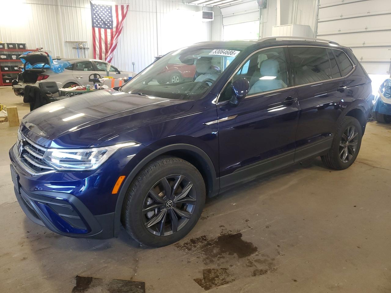 Salvage Volkswagen Tiguan Image