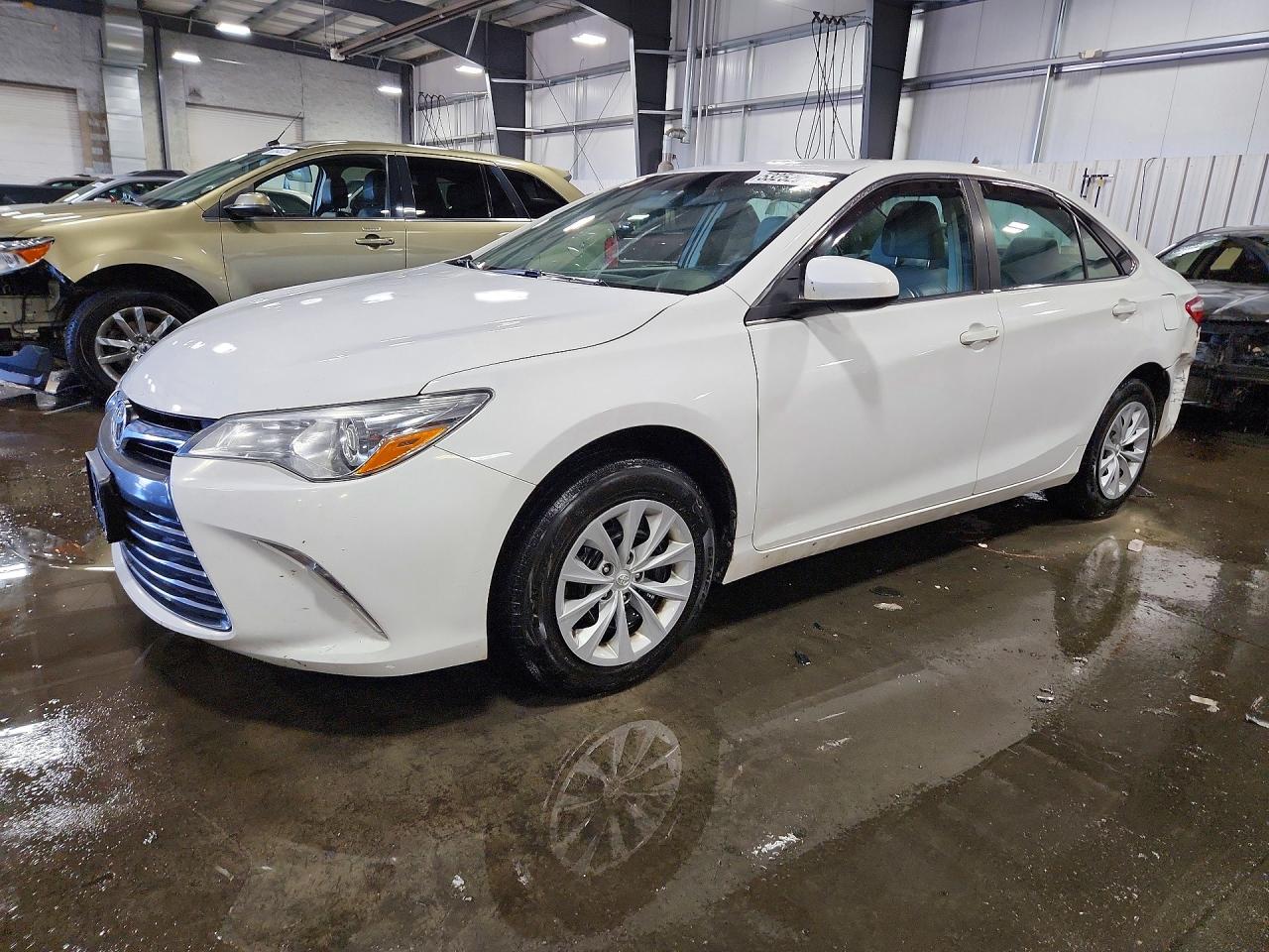 Salvage Toyota Camry Image