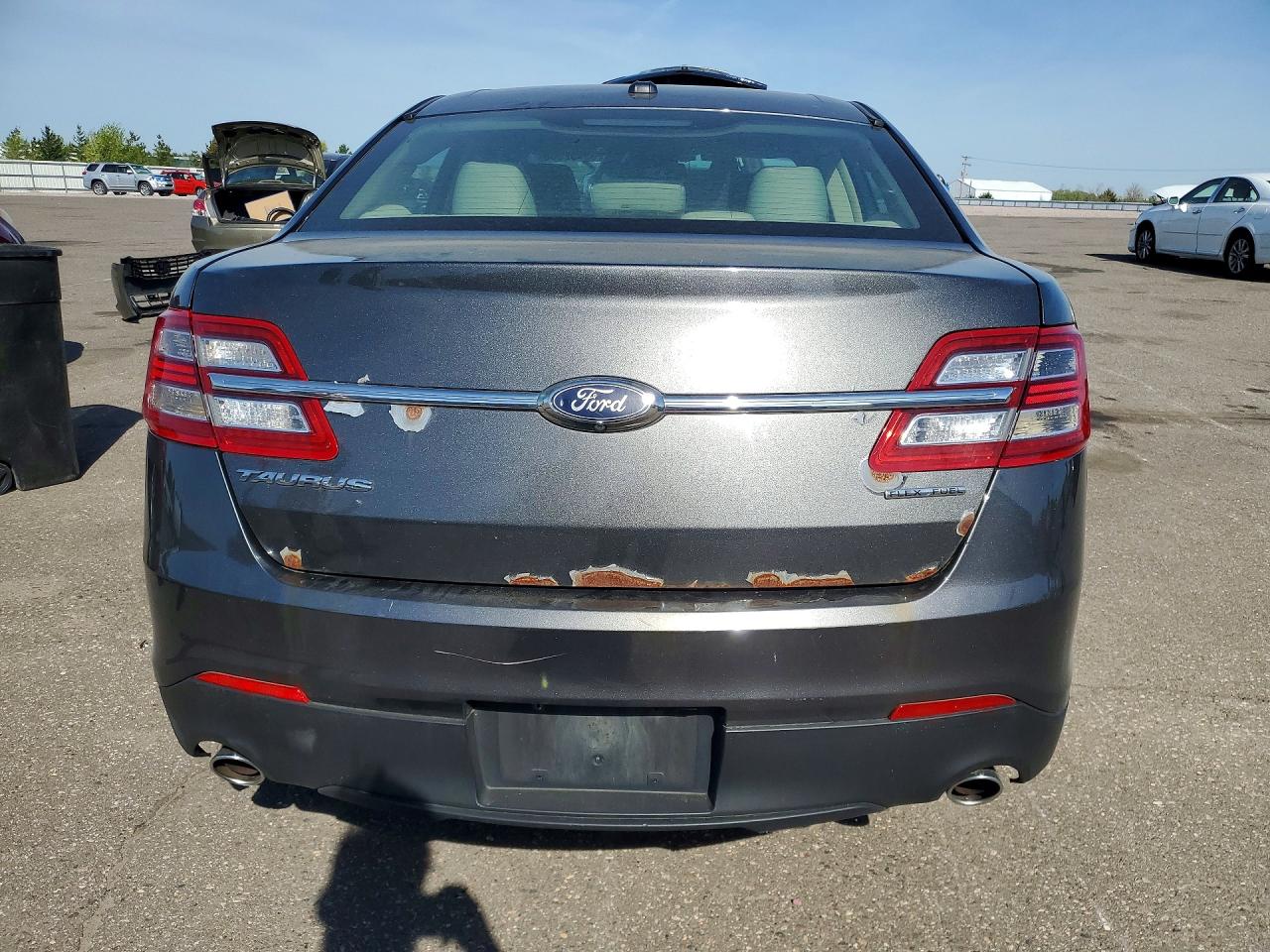 Ford Taurus Se