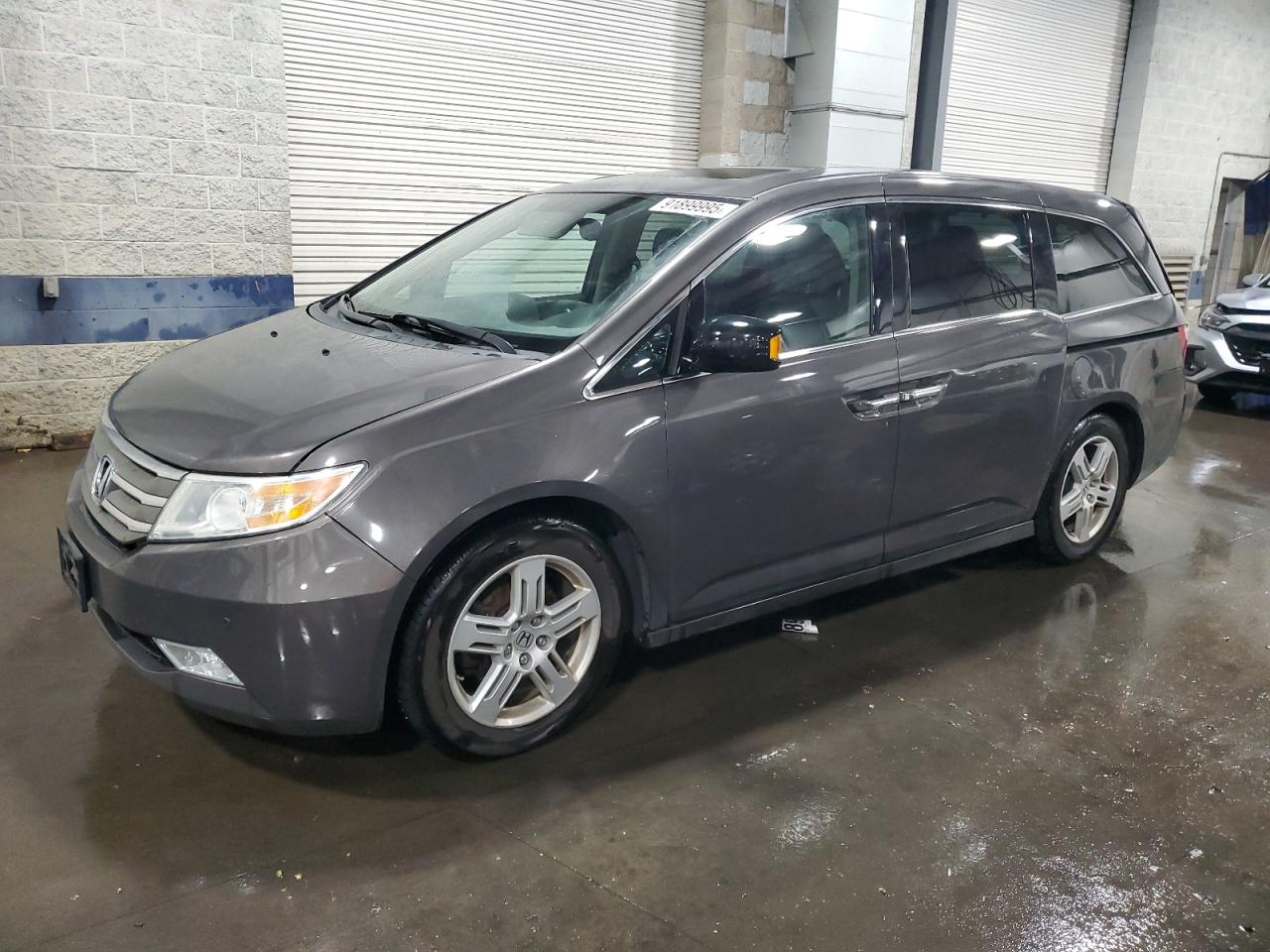 Salvage Honda Odyssey Image