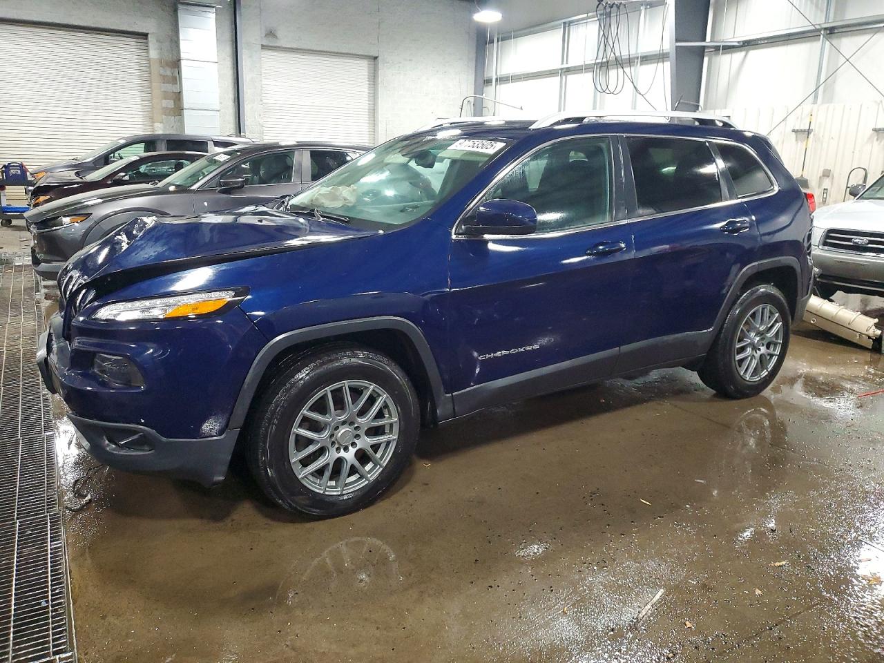 Salvage Jeep Grand Cherokee Image