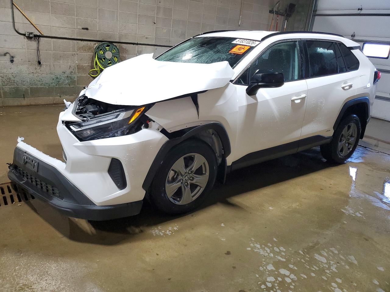 Salvage Toyota RAV4 Image