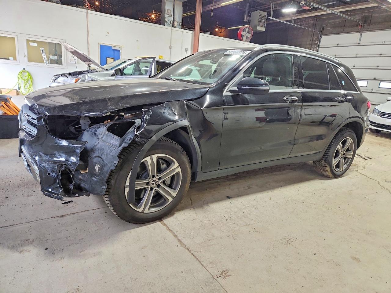 Salvage Mercedes-Benz GLC Image