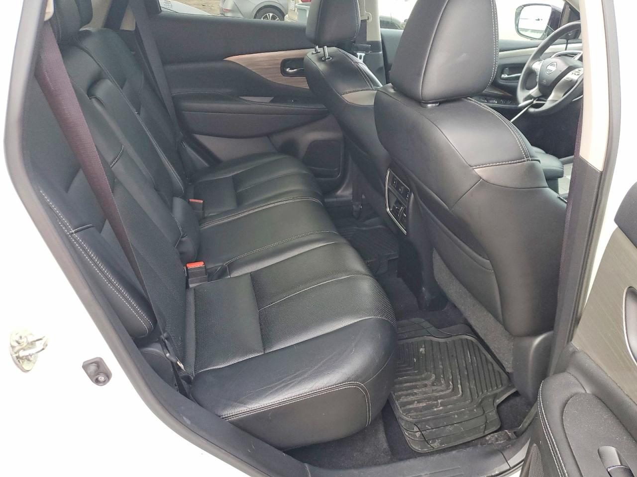 Nissan Murano S